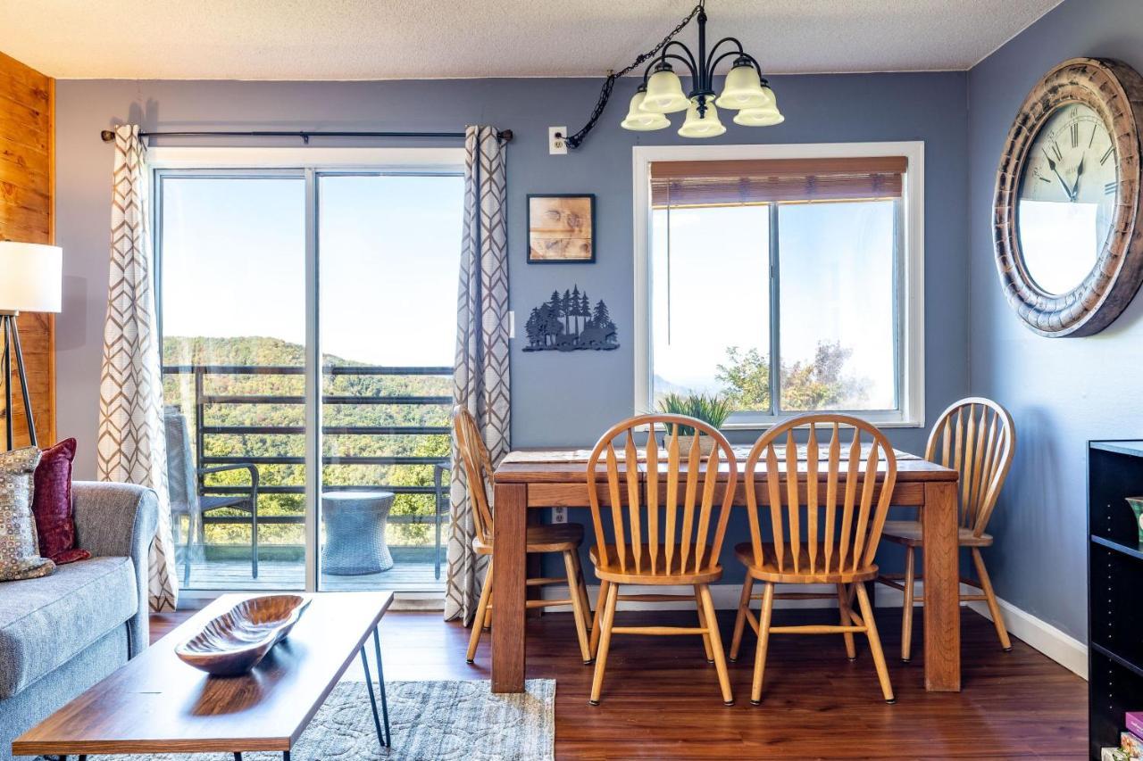 Wow Views!!-Mountain Escape-Outdoor Pool-Close To Downtown-Wifi-Cable-Private Balcony Gatlinburg Buitenkant foto