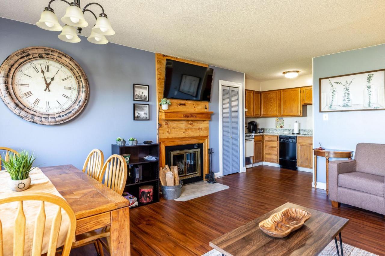 Wow Views!!-Mountain Escape-Outdoor Pool-Close To Downtown-Wifi-Cable-Private Balcony Gatlinburg Buitenkant foto