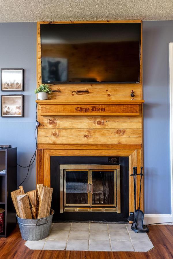 Wow Views!!-Mountain Escape-Outdoor Pool-Close To Downtown-Wifi-Cable-Private Balcony Gatlinburg Buitenkant foto