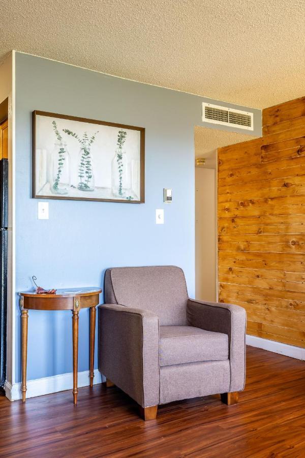 Wow Views!!-Mountain Escape-Outdoor Pool-Close To Downtown-Wifi-Cable-Private Balcony Gatlinburg Buitenkant foto