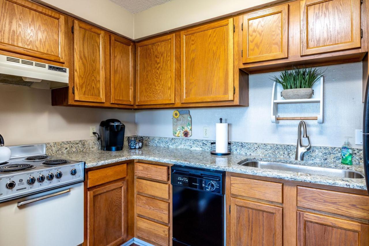 Wow Views!!-Mountain Escape-Outdoor Pool-Close To Downtown-Wifi-Cable-Private Balcony Gatlinburg Buitenkant foto