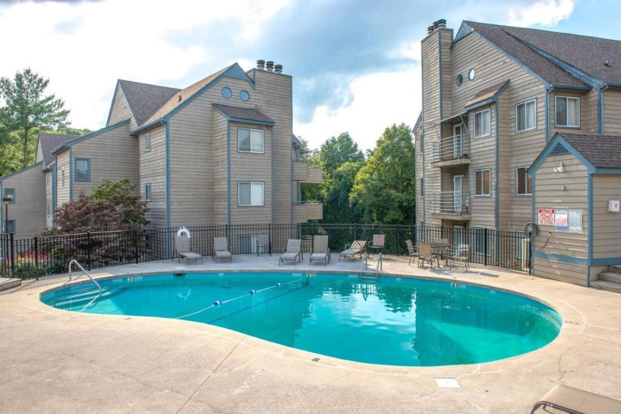 Wow Views!!-Mountain Escape-Outdoor Pool-Close To Downtown-Wifi-Cable-Private Balcony Gatlinburg Buitenkant foto