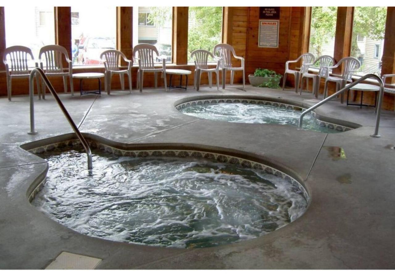 Wow Views!!-Mountain Escape-Outdoor Pool-Close To Downtown-Wifi-Cable-Private Balcony Gatlinburg Buitenkant foto