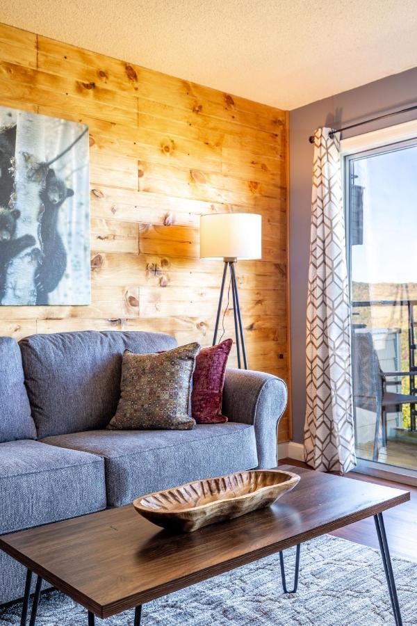 Wow Views!!-Mountain Escape-Outdoor Pool-Close To Downtown-Wifi-Cable-Private Balcony Gatlinburg Buitenkant foto
