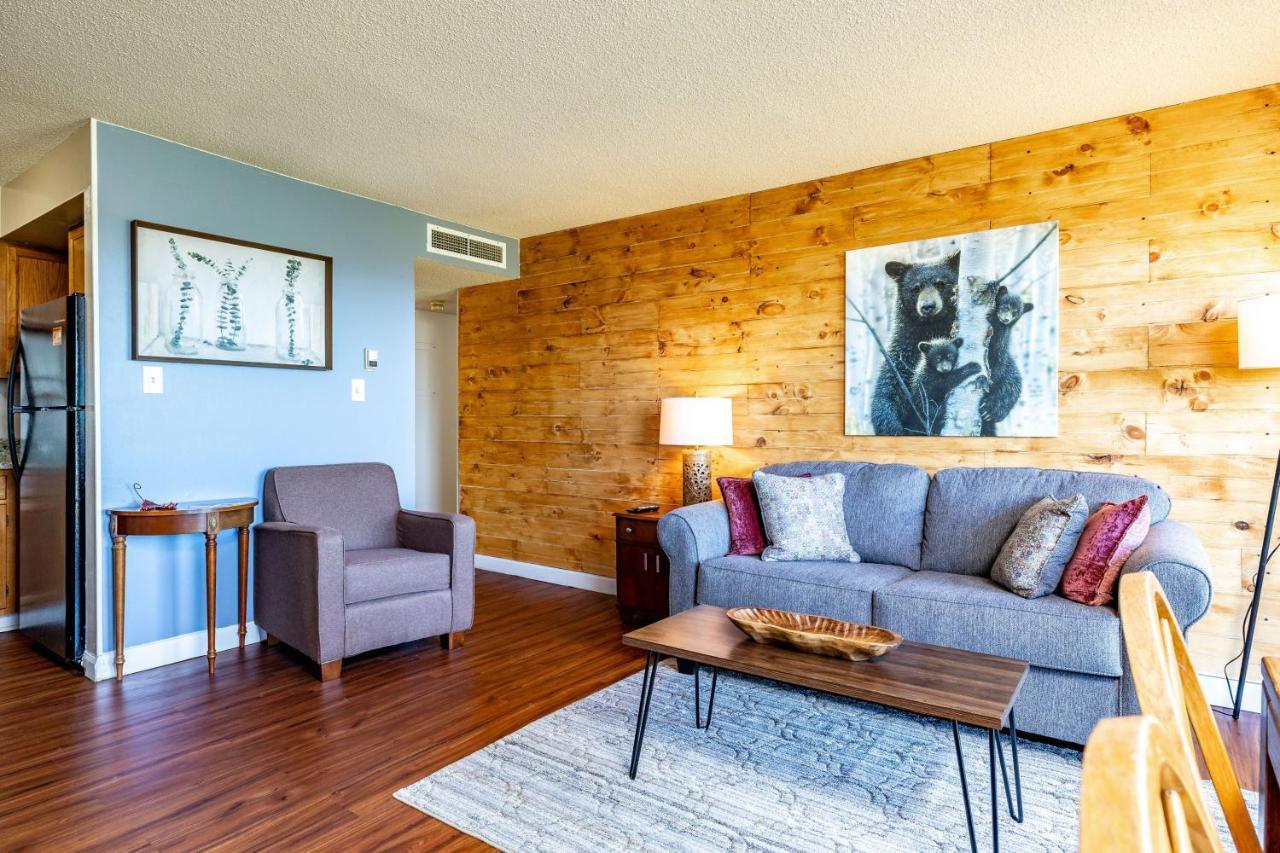 Wow Views!!-Mountain Escape-Outdoor Pool-Close To Downtown-Wifi-Cable-Private Balcony Gatlinburg Buitenkant foto