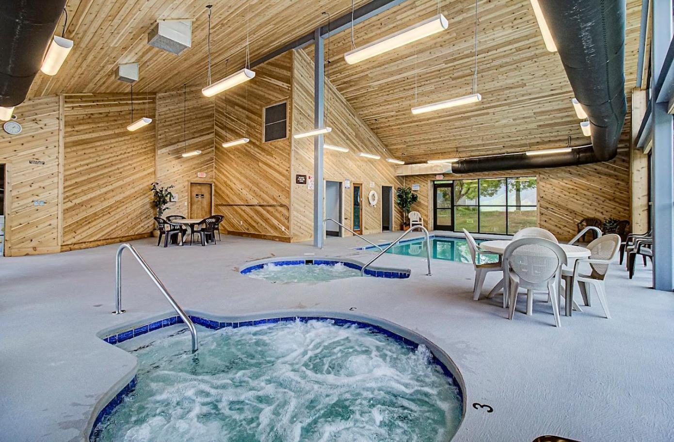 Wow Views!!-Mountain Escape-Outdoor Pool-Close To Downtown-Wifi-Cable-Private Balcony Gatlinburg Buitenkant foto